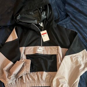 NIKE AIR CROP WINDBREAKER
